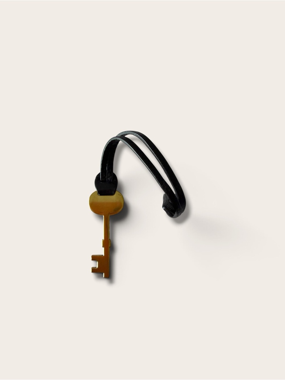 Fossil Black Leather Key Holder with Gold Key Charm - Picture 2 of 3